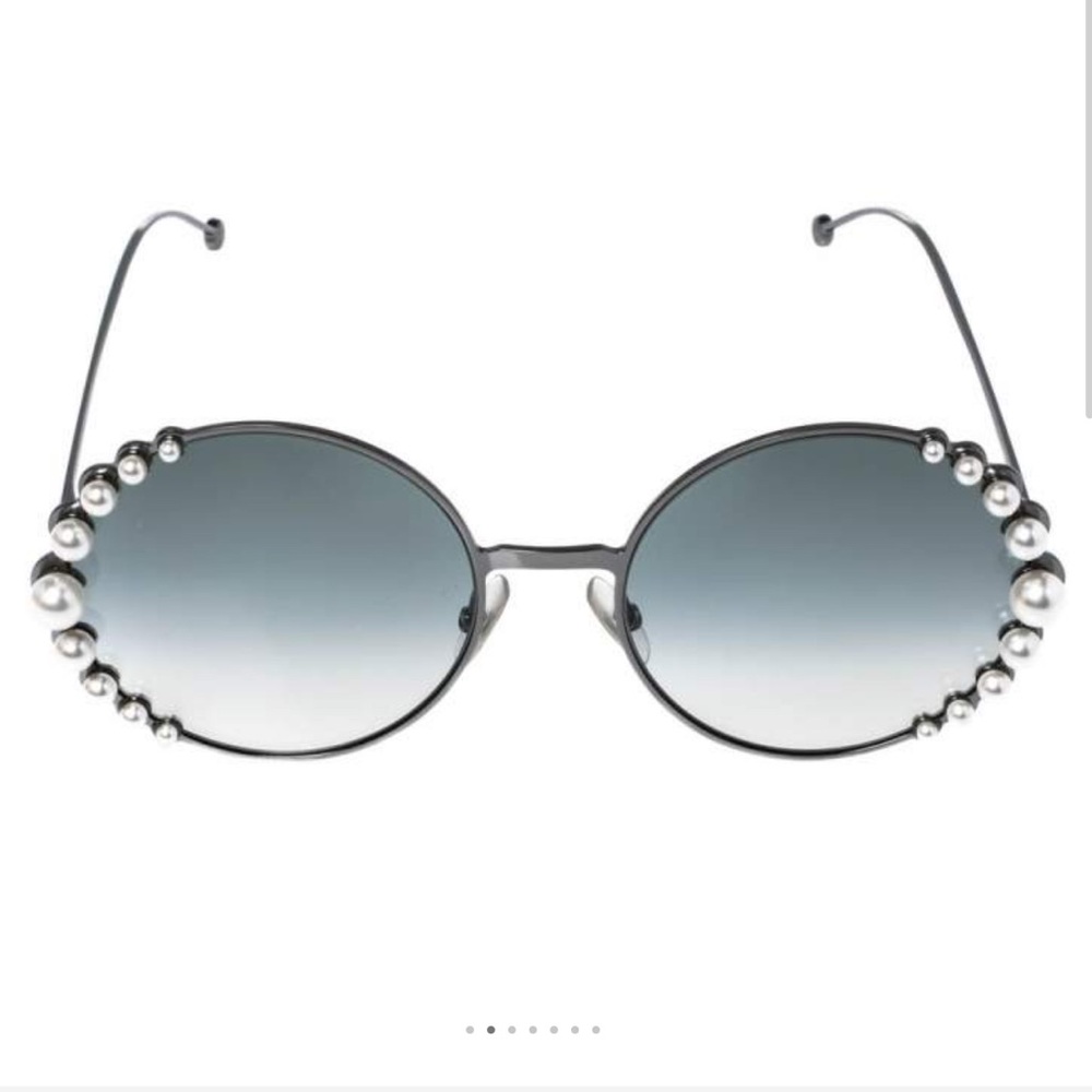 Fendi Round Pearl Frame Sunglasses - Picture 4 of 14